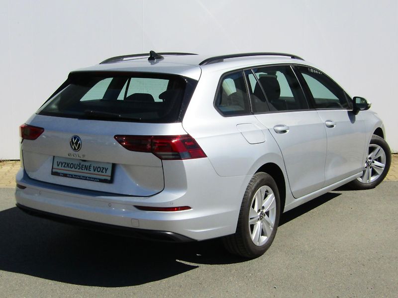 Volkswagen Golf (2022) Variant Life 1,5 TSI - fotka 2 z 29