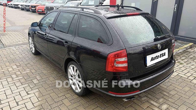 Škoda Octavia (2009) 2.0 TSI, bixen, autoAC - fotka 2 z 3