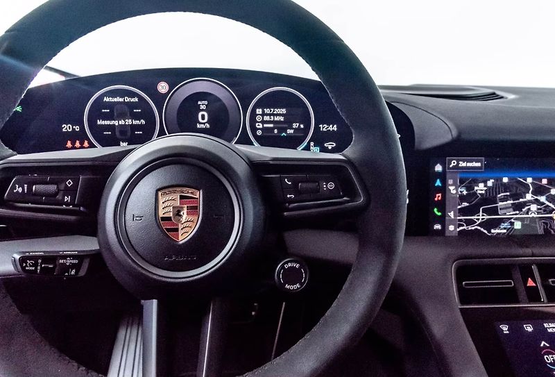 Porsche Taycan 4 SportDesign Matrix ACC 360 - fotka 19 z 22