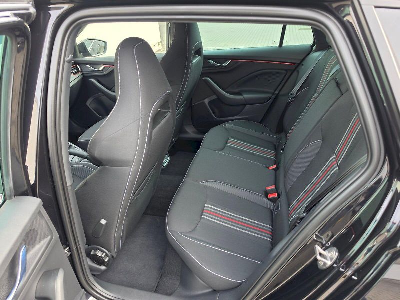 Škoda Kamiq (2025) 1,5TSI 110KW DSG MONTE CARLO - fotka 21 z 30