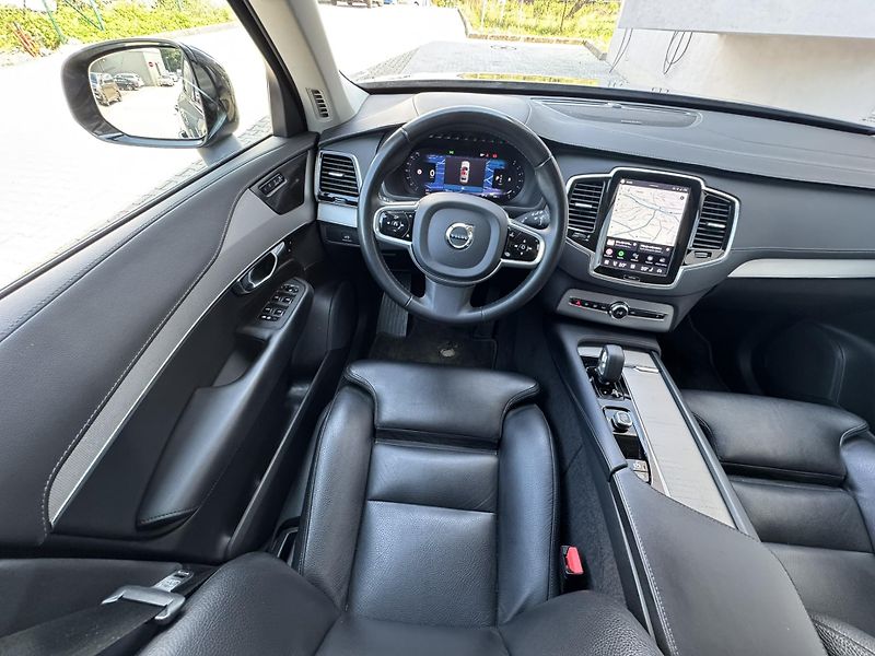 Volvo XC90 B5 (nafta) AWD PLUS DARK - fotka 17 z 51