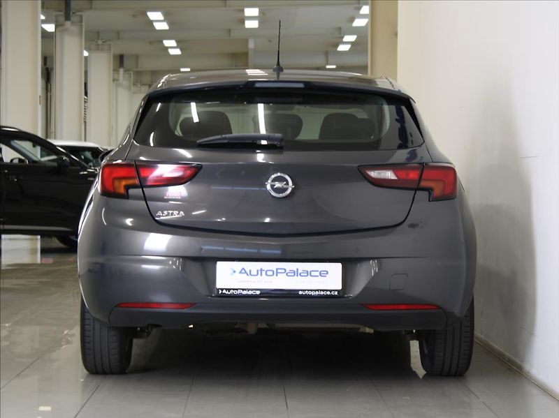 Opel Astra 1,4 i 74kW 2.maj.ČR 127tkm. - fotka 4 z 17