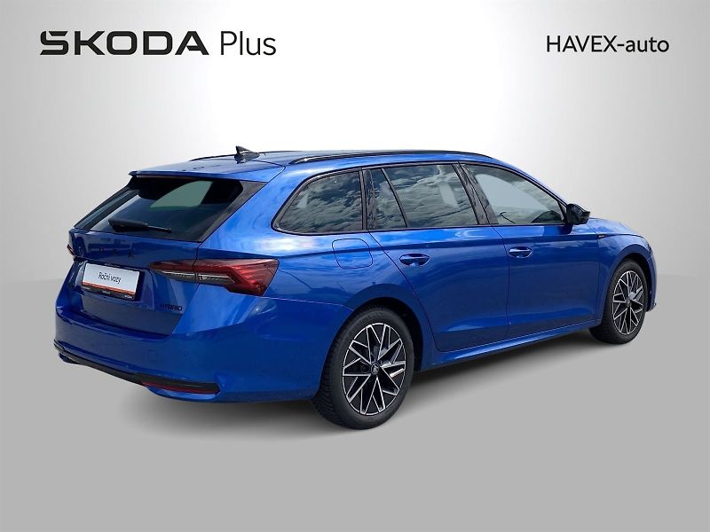 Škoda Octavia (2025) Combi 1.5 TSI DSG Sportline - fotka 2 z 38