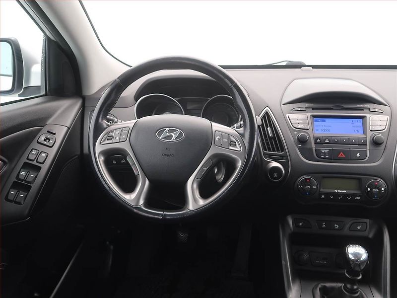Hyundai ix35 (2014) 2.0 CRDi, 4X4, Kůže, Tempomat - fotka 7 z 18