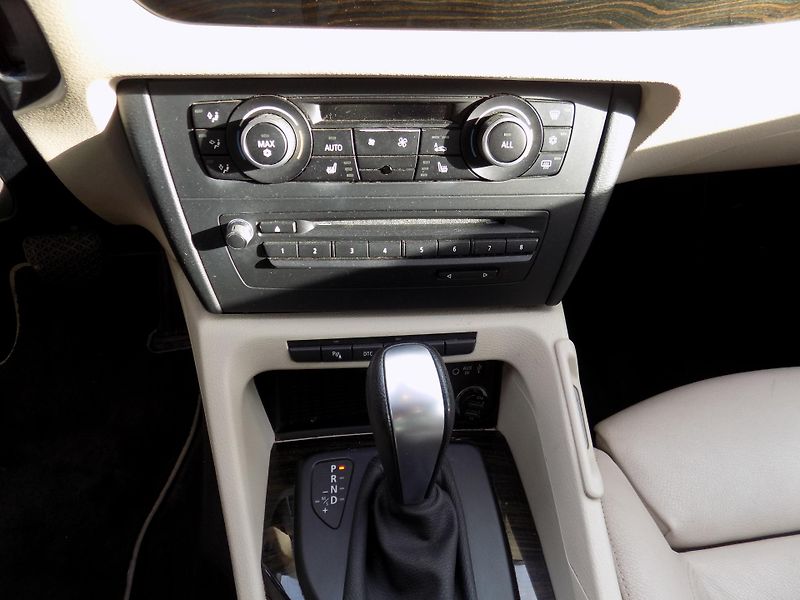 BMW X1 (2011) 2.3 D X-Drive - fotka 13 z 13