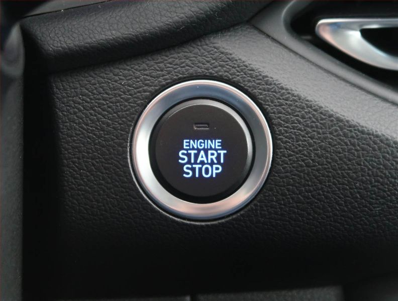 Hyundai i30 (2022) 1.5 T-GDI MHEV - fotka 18 z 20
