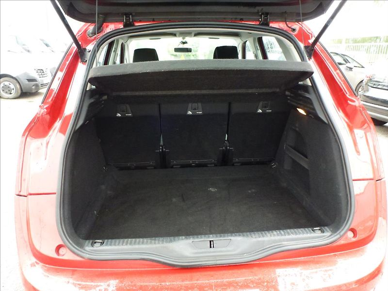 Citroën C4 Picasso 1,2 PureTech 110 MAN  SpaceTou - fotka 22 z 51