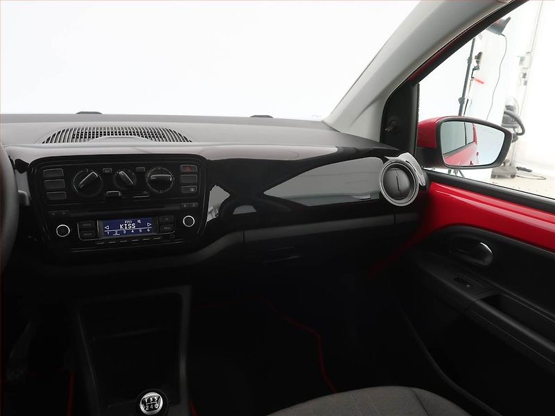 Volkswagen up! (2013) 1.0 MPI - fotka 8 z 13