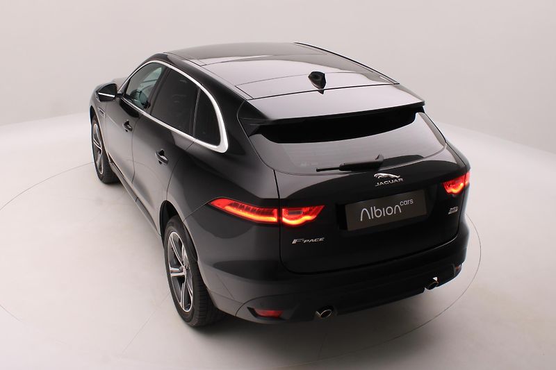 Jaguar F-Pace 25t AWD AUT  - fotka 17 z 38