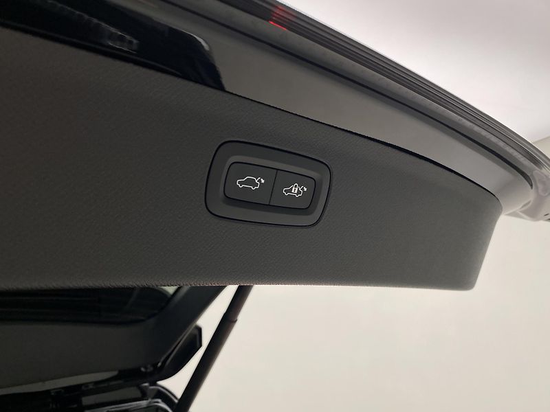 Volvo XC90 (2026) T8 AWD Plug-in BRIGHT PLUS 7m - fotka 29 z 68