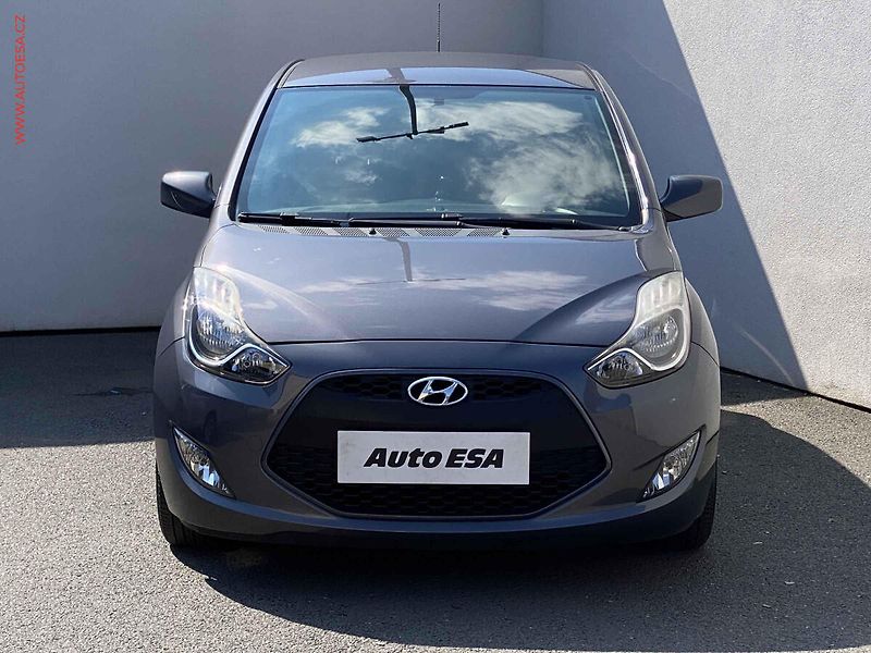 Hyundai ix20 (2015) 1.6 i, 1.maj,ČR, AC, park - fotka 2 z 16