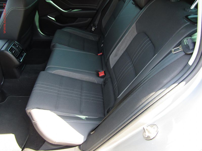 Volkswagen Passat (2020) 2.0 TDi 4Motion, ČR - fotka 11 z 24