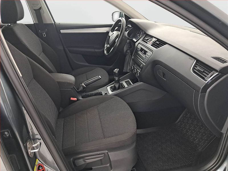 Škoda Octavia (2014) 1.2 TSI, Tempomat - fotka 9 z 14