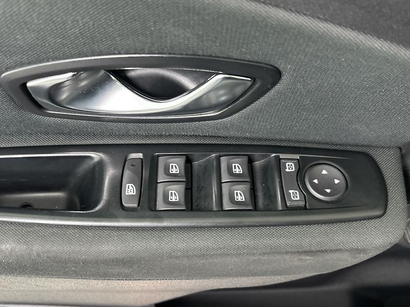Renault Mégane AUTHENTIQUE - fotka 21 z 25