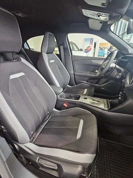 Opel Mokka (2026) GS Hybrid 145 k eDCT6-Automat - fotka 9 z 12