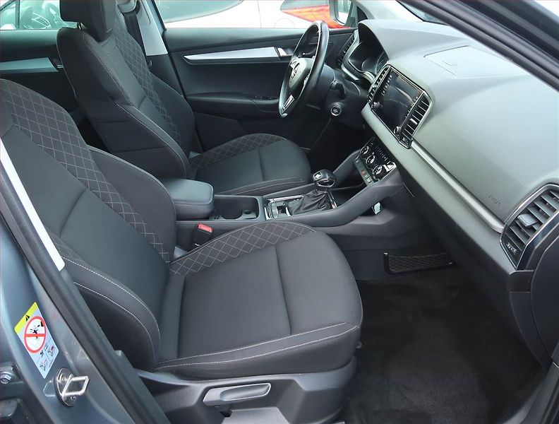 Škoda Karoq (2018) Style 1.6 TDI, Automat, Navi - fotka 9 z 21