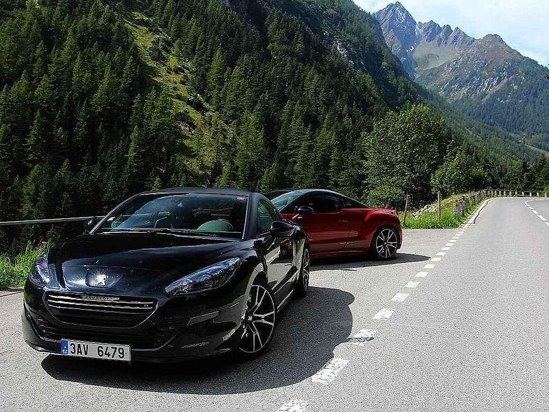 Grimsel Pass, v pozadí parádní Furka Pass