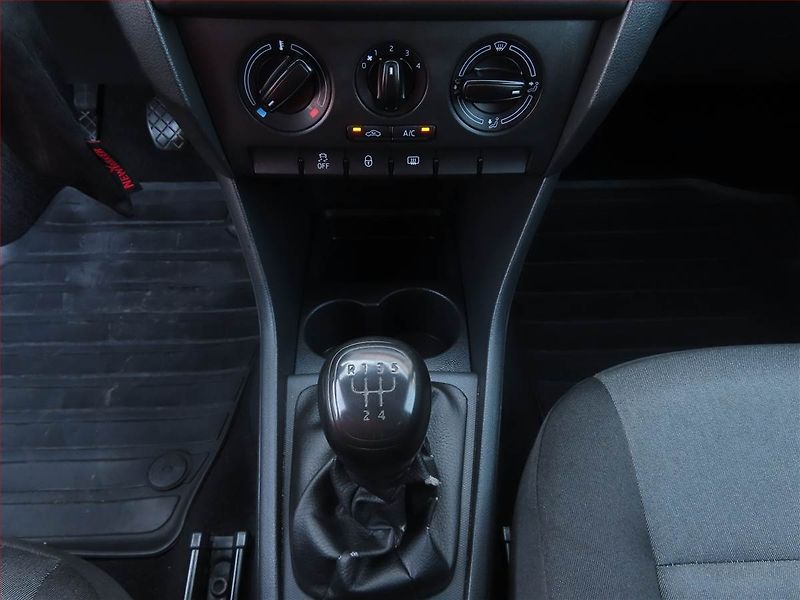 Škoda Rapid (2014) Spaceback 1.6 TDI - fotka 14 z 15