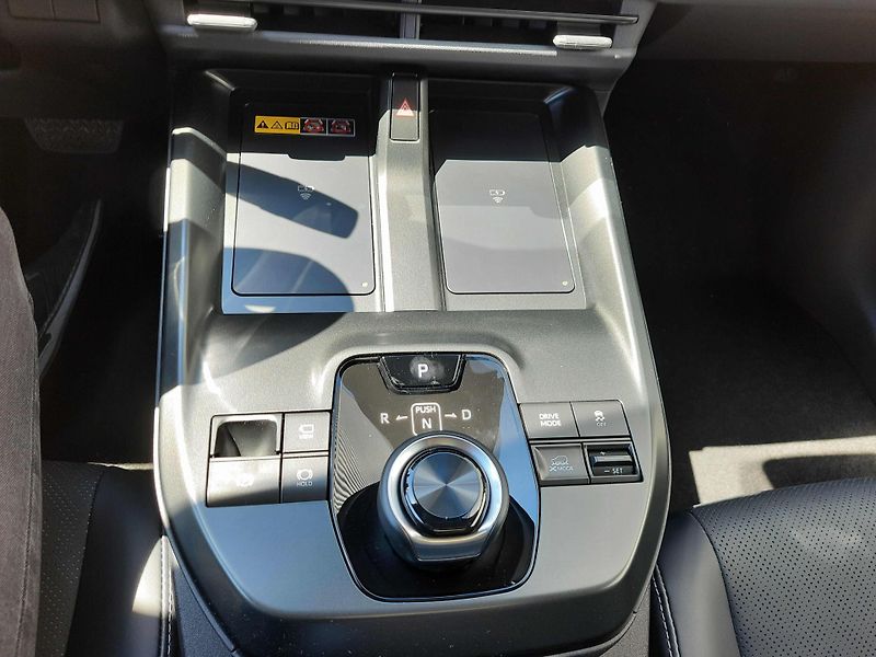 Subaru Uncharted (2026) Executive 77 kWh AWD 252 kW - fotka 18 z 64