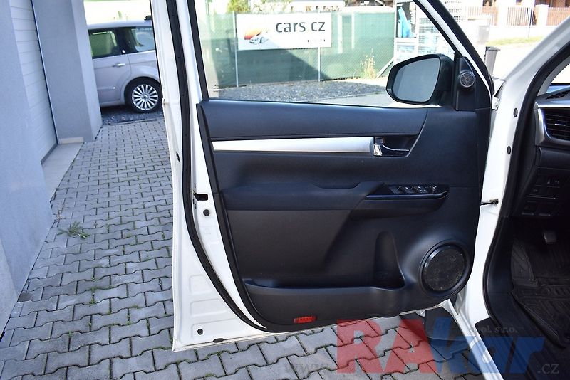 Toyota Hilux (2020) Active 2,4 D-4D  AWD - fotka 7 z 28