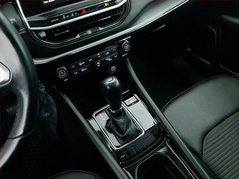 Jeep Compass (2024) 1.5 Turbo e-Hybrid - fotka 13 z 18