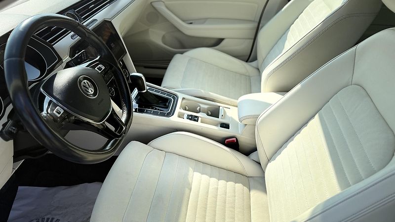 Volkswagen Passat (2019) 2.0 TDI 140kW,ČR, 4MOT DSG - fotka 34 z 48