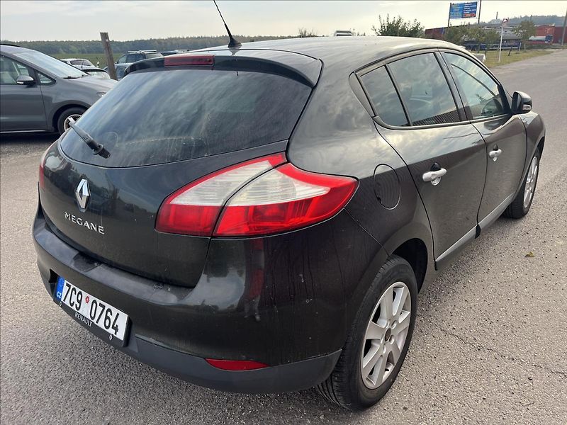 Renault Mégane 1,6 i KLIMA ALU 2x KOLA - fotka 6 z 36