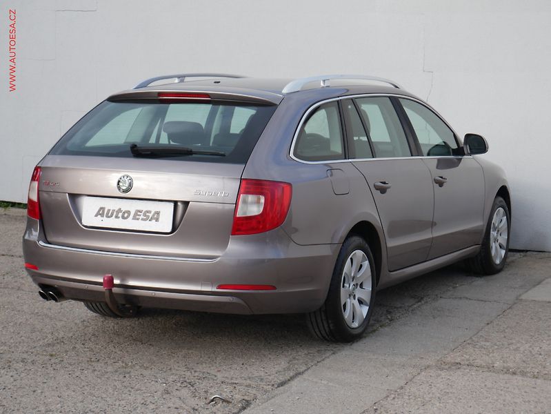 Škoda Superb (2012) 2.0TDi 4x4, AC, TZ, park - fotka 6 z 20