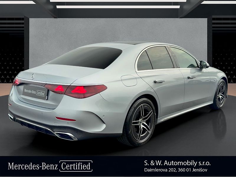 Mercedes-Benz Třídy E E 220 d 4MATIC AMG - fotka 5 z 39