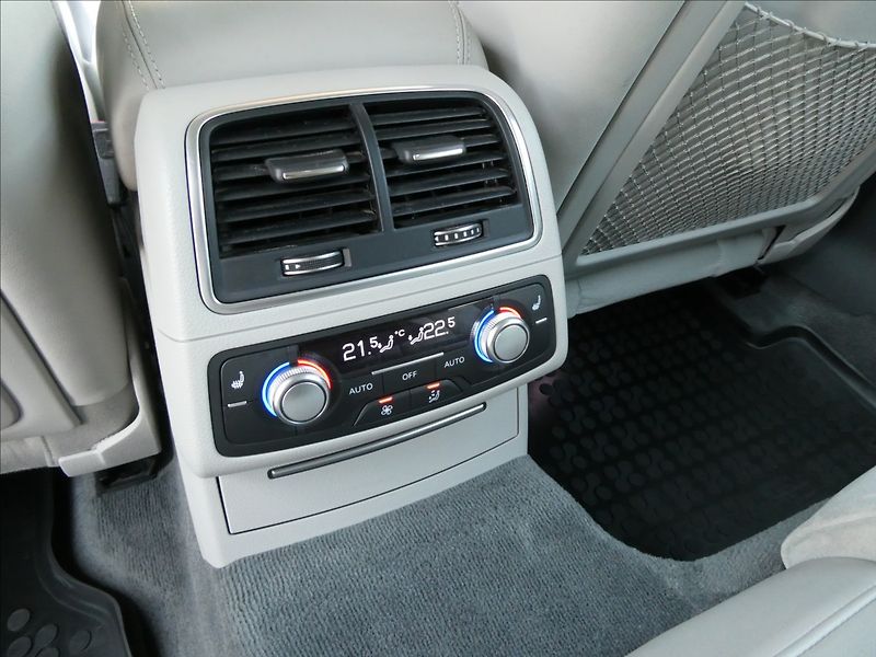 Audi A6 3,0 TDI 160kW quattro,2 x kola - fotka 33 z 54