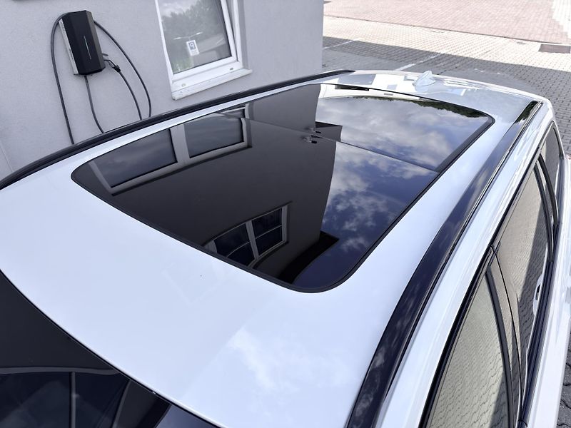 Volvo V60 B4 FWD // PLUS DARK + kola - fotka 15 z 54