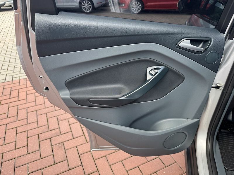 Ford C-MAX (2011) 1.6 Ti-VCT Klima Tažné - fotka 25 z 49