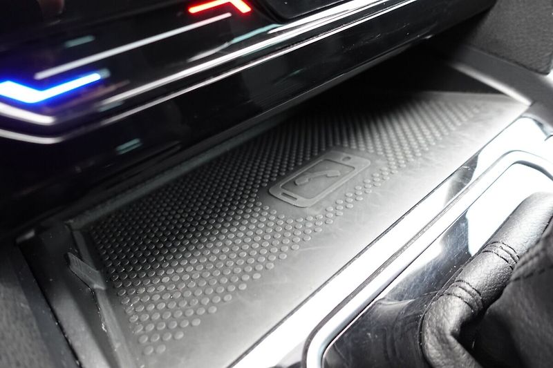 Volkswagen Passat ZLEVNĚNO 2,0TSi 206kW Alltrack - fotka 23 z 37