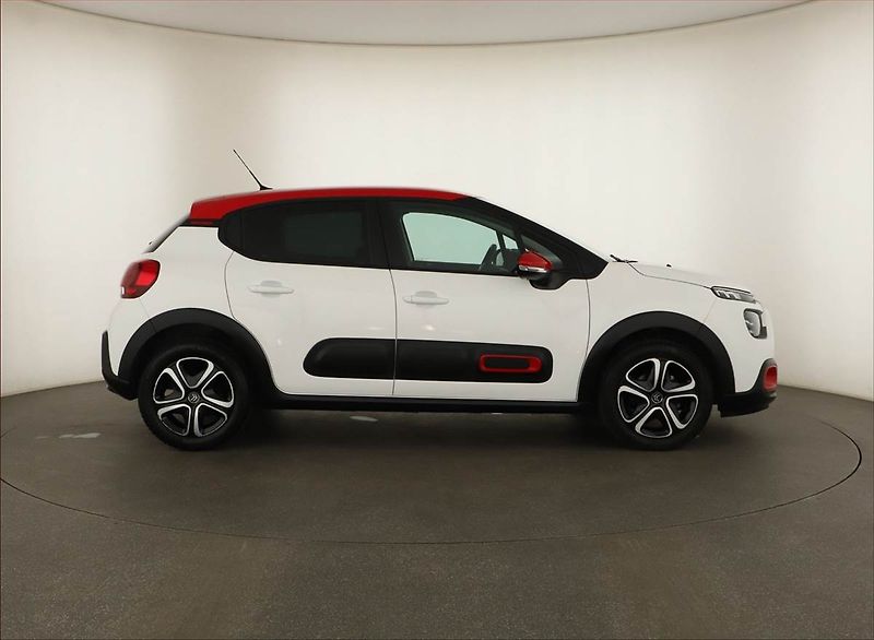 Citroën C3 (2022) 1.2 PureTech, ČR,1.maj - fotka 6 z 13