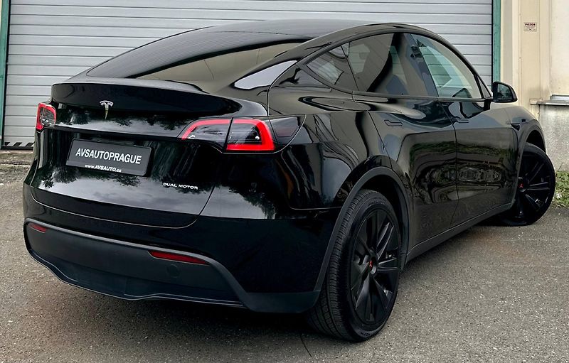 Tesla Model Y (2023) LONG RANGE DUAL MOTOR AWD 2023 - fotka 4 z 28