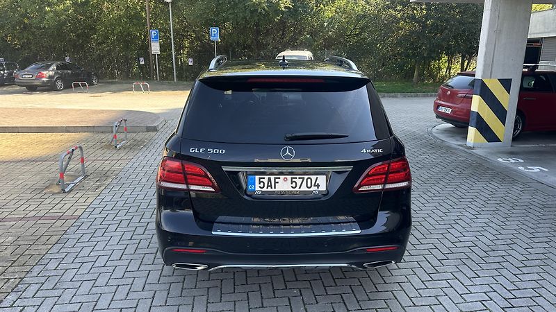 Mercedes-Benz GLE (2016) - fotka 4 z 26