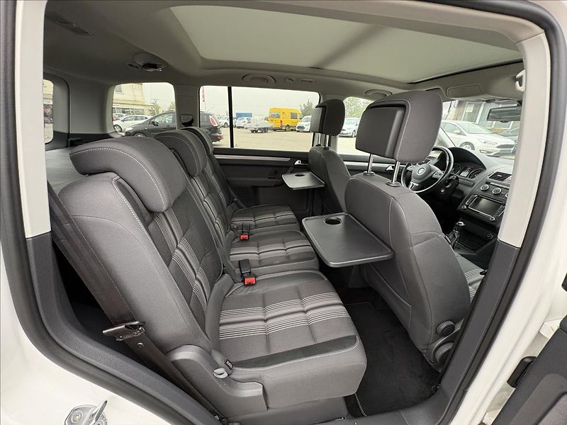 Volkswagen Touran 2,0 TDi 103kW Xen,Pano,Nez.top - fotka 33 z 42