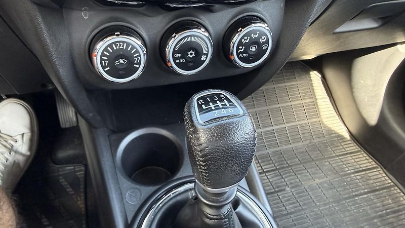Mitsubishi ASX (2016) 1.6Di-D, ČR,4X4 - fotka 14 z 16