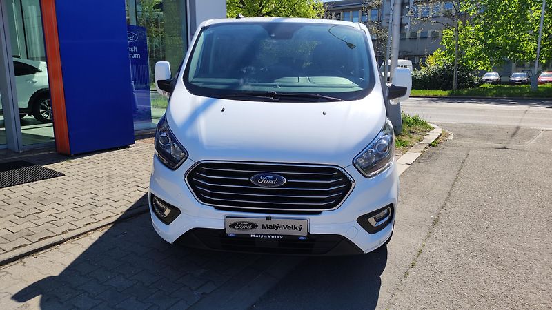 Ford Tourneo Custom (2020) - fotka 3 z 26