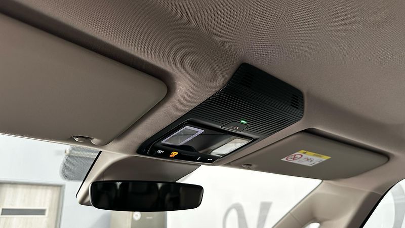 Volkswagen Multivan TAŽNÉ / ZÁRUKA / TOP STAV - fotka 49 z 51