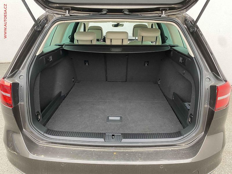 Volkswagen Passat (2018) 2.0 TDi, ČR, Highline, DSG - fotka 7 z 16