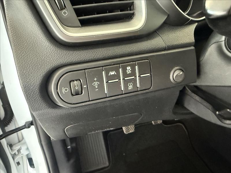 Kia Ceed 1,0   73kW,SPIN,ZÁRUKA,ČR,1.MA - fotka 19 z 28