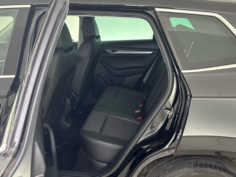 Škoda Karoq Style - fotka 8 z 29