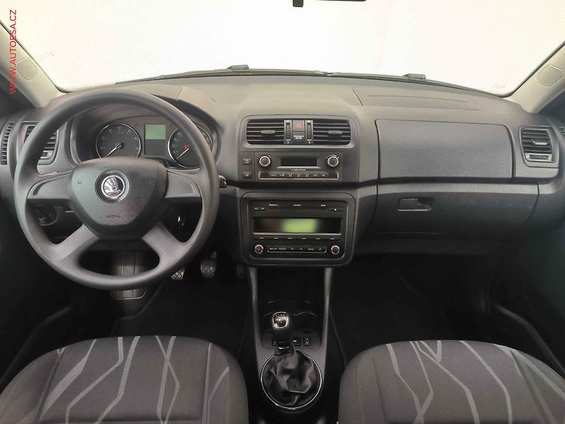 Škoda Fabia (2013) 1.2 TSi, Ambition, výhřev sed - fotka 8 z 16