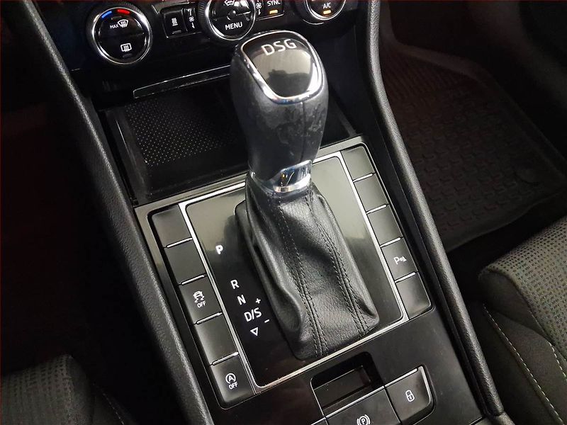 Škoda Superb (2018) Ambition 2.0 TDI, Automat, ČR - fotka 13 z 16
