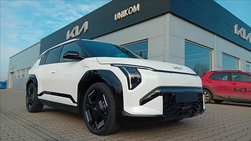 Kia EV3 AC el. 4x2 GT-LINE 150 - fotka 3 z 11