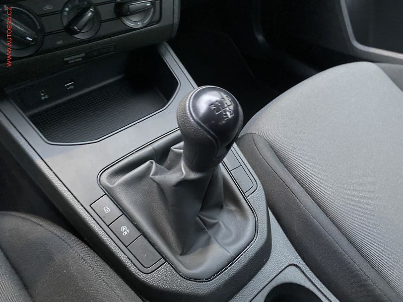 Seat Arona (2018) 1.0 TSi, Reference, +ALU - fotka 16 z 16