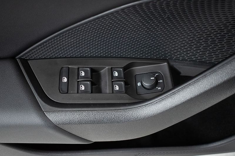 Škoda Octavia 2.0TDI 110kW AMBITION+*ČR 1.M* - fotka 15 z 37