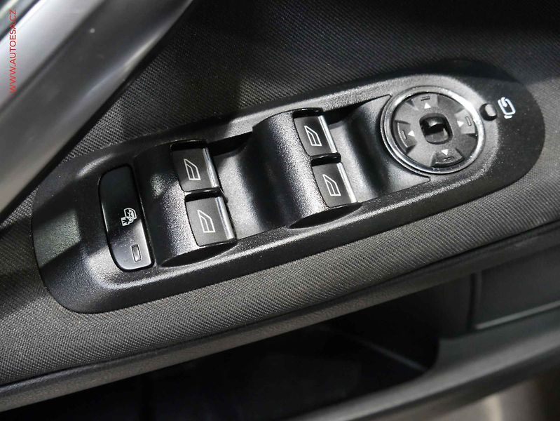 Ford Mondeo (2013) 2.0 TDCI, AT, Klima - fotka 18 z 18
