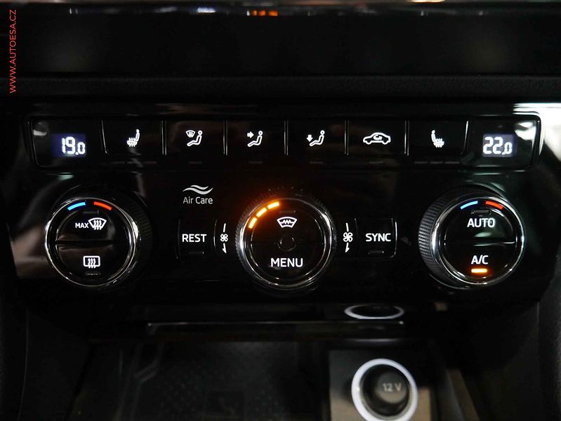 Škoda Superb (2020) 2.0 TDI 4x4, Scout, DSG, LED - fotka 17 z 24